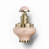 Nahaufnahme des Flakons des Damenparfums Juman Precious 100 ml mit goldenen Details. Eine saubere Studioaufnahme des Juman Precious 100ml Glasflakons, die den zarten, weich getönten Körper und die komplizierten goldfarbenen Metallakzente um den Hals und den Boden hervorhebt.